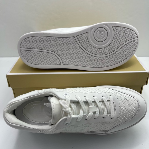 MICHAEL Kors All-White Platform Sneakers HAYES LACE UP
EMBOSSED PRINTED LEATHER - Picture 7 of 16